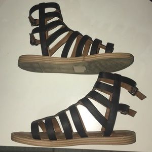 AMERICAN EAGLE GLADIATOR SANDALS SIZE 7